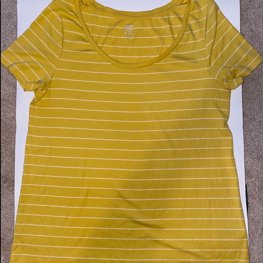 Old Navy T-Shirt